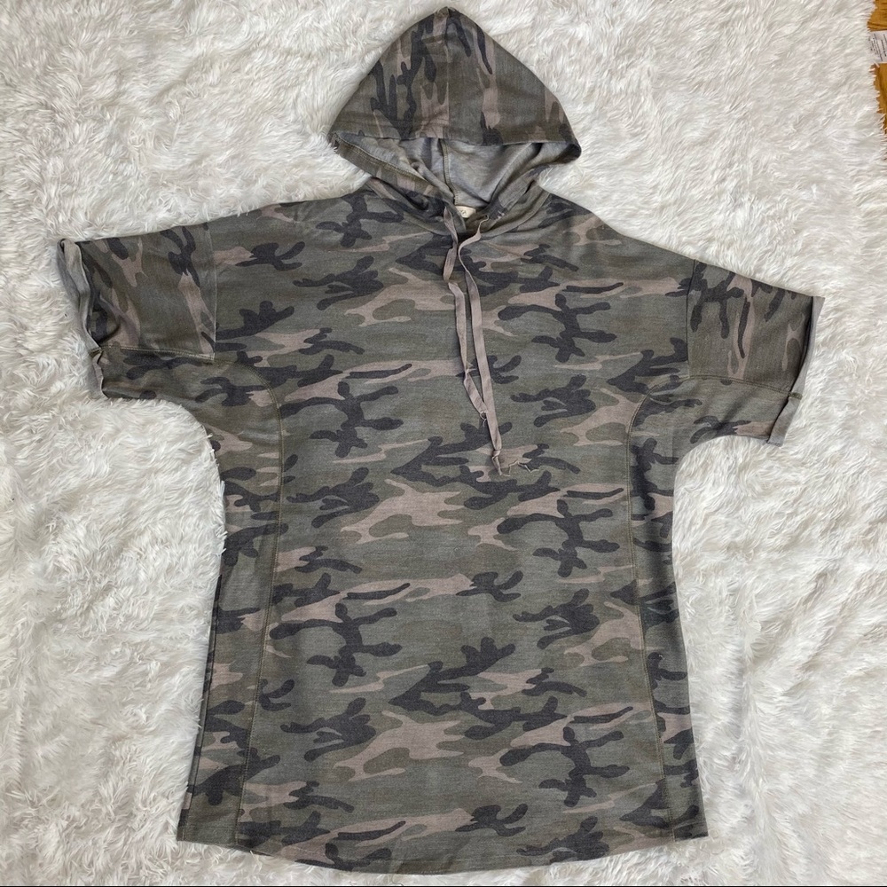 🍭Live Fabulously Oversized Camo Hoodie Size M